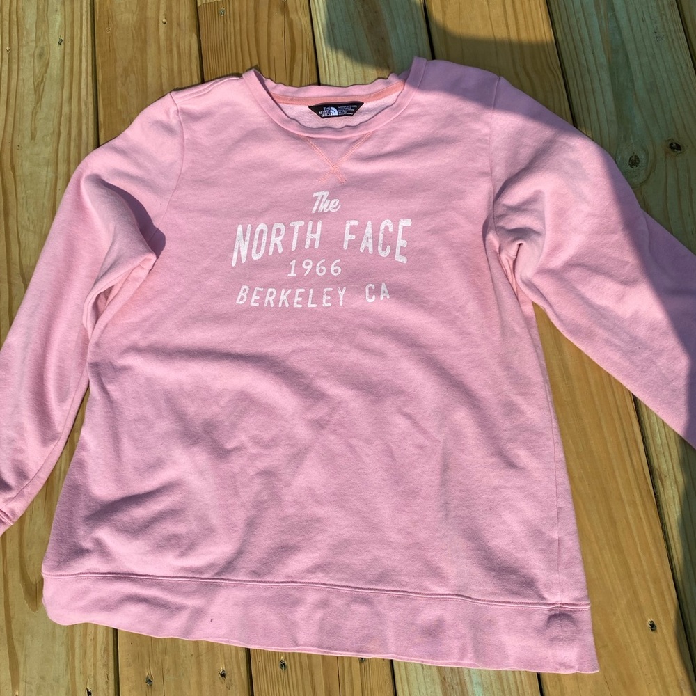 The North Face 
Women’s XL Crewneck sweatshirt